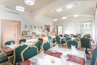 Restauracja lub miejsce do jedzenia w obiekcie Hotel Lunik