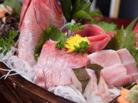 旅館の敷地内または近くでの食事または食べ物