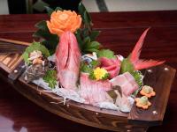 旅館の敷地内または近くでの食事または食べ物