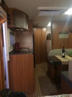 Küche&#47;Küchenzeile in der Unterkunft Caravan In the Desert