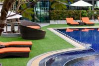 Bazén v ubytování FX Hotel Pattaya nebo v jeho okolí