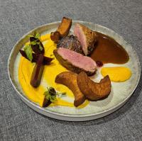 Jídlo v hotelu nebo okolí