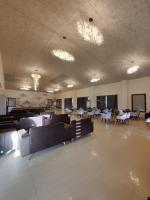 Khu vực ghế ngồi tại Infinity Hotel & Resort, Chikani , Alwar