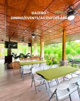 Restaurace v ubytování Lovenista Retreat and Camping Site - Tiny House