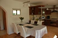 Kuchyňa alebo kuchynka v ubytovaní APARTAMENT Zakątek Wrocławia