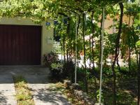 Vonkajšia záhrada v ubytovaní Apartment Varelija