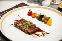 Jídlo v hotelu nebo okolí