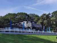 En have udenfor Houseboat Mookerplas met Hottub
