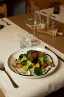 Jídlo v penzionu nebo okolí