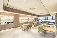 Η κουζίνα ή μικρή κουζίνα στο JI Hotel Shanghai Daning Yichuan Road