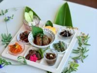 Jídlo v hotelu nebo okolí