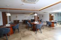 Restaurace v ubytování Devalokam Grand