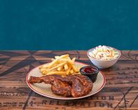 Jídlo v hotelu nebo okolí