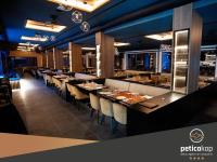 En restaurant eller et andet spisested på Apartman PETICA KOP A8 Kopaonik