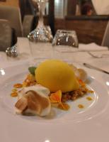 Jídlo v hotelu nebo okolí