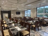 Restaurace v ubytování The Skyland Hotel And Restaurant