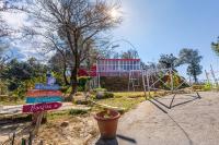 Κήπος έξω από το The Mukteshwar Manor