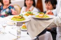 Jídlo v hotelu nebo okolí