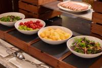 Jídlo v hotelu nebo okolí