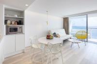 Kuchyň nebo kuchyňský kout v ubytování Sud Ibiza Suites