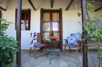 Patio alebo iná vonkajšia časť ubytovania Yianna Sunny Studios