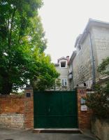 Budova, v ktorej sa apartmán nachádza