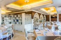 Khu vực ghế ngồi tại Star Dreams Apartment with Glass Veranda