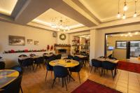 Ресторан / где поесть в Μεσιέ Νικολά 700