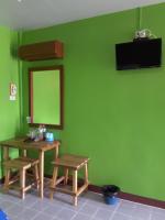 TV a/nebo společenská místnost v ubytování สิชล บ้านอุ๊ รีสอร์ท