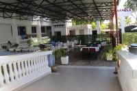 En restaurant eller et andet spisested på Malaika Gardens resort