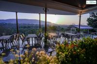 En generel udsigt til bjerge eller udsigt til bjerge taget fra resortet