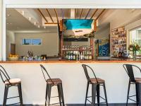 Nápoje v ubytování Manousis ApartHotel