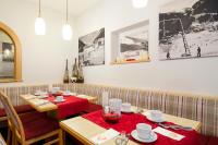A restaurant or other place to eat at Hotel Idhof