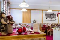 A restaurant or other place to eat at Hotel Idhof