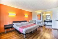 Motel 6-Oakland, CA - Embarcaderoにあるベッド