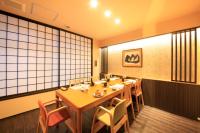 箱根水明荘にあるレストランまたは飲食店
