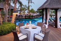 Bazén v ubytování Asia Gardens Hotel & Thai Spa, a Royal Hideaway Hotel nebo v jeho okolí