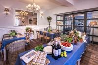 Mad på hotellet eller i nærheden