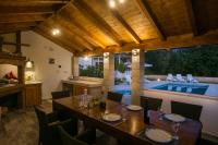 Bazén v ubytovaní Holiday Home Luce alebo v jeho blízkosti