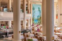 沙姆沙伊赫卡米里翁俱乐部度假村的度假村餐厅一景