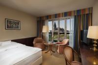 Postel nebo postele na pokoji v ubytování Maritim Hotel Köln