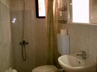 A bathroom at Summer Lodge