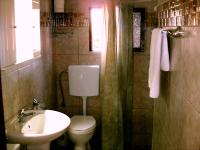 A bathroom at Summer Lodge
