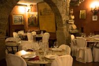 Reštaurácia alebo iné gastronomické zariadenie v ubytovaní Hotel Antico Residence Roma