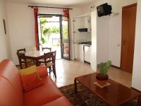 A kitchen or kitchenette at Le Ginestre Arte Vacanze