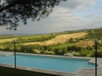 The swimming pool at or close to Le Ginestre Arte Vacanze
