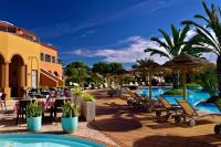 Pestana Porto Santo Premium All Inclusive Beach & SPA Resortの敷地内または近くにあるプール