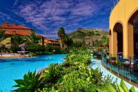 Pestana Porto Santo Premium All Inclusive Beach & SPA Resortの敷地内または近くにあるプール
