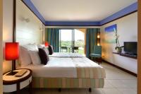 Pestana Porto Santo Premium All Inclusive Beach & SPA Resortにあるベッド