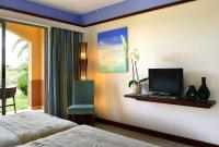 Pestana Porto Santo Premium All Inclusive Beach & SPA Resortにあるテレビまたはエンターテインメントセンター